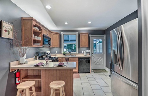 Lambertville House | Charming Lambertville Retreat - 1 Mi to River!