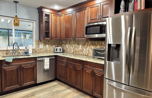Fort King District House | Charming large 3-bedroom house in welcoming Ocala