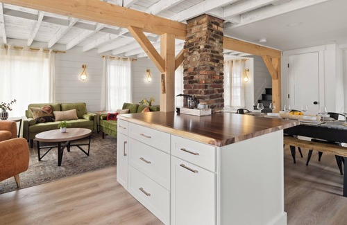 Moscow Other | Charming Large 6-bedroom farmhouse in Stowe Lower village with Soaking tub