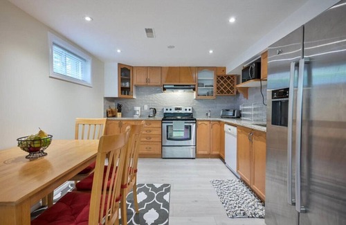 Guelph House | Charming legal one bedroom unit on a quiet street