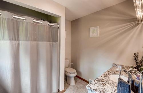 Lewiston Apartment | Charming Lewiston Apt 10 Miles to Niagara Falls!