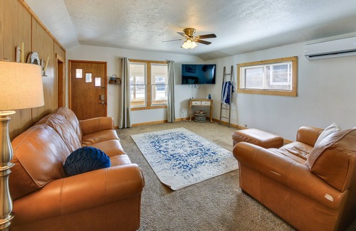 Libby House | Charming Libby Home w/ Hot Tub: Walk to Downtown!
