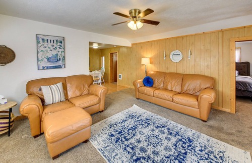 Libby House | Charming Libby Home w/ Hot Tub: Walk to Downtown!