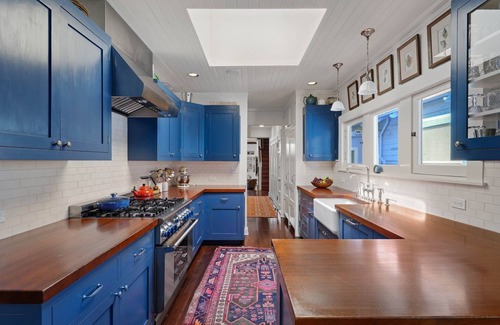 Ocean Park House | Charming Light-Filled 3-bedroom beach house in Santa Monica