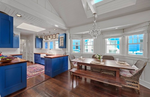 Ocean Park House | Charming Light-Filled 3-bedroom beach house in Santa Monica