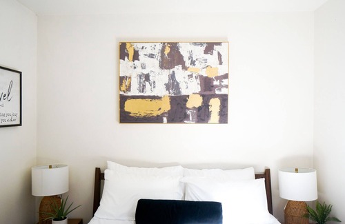 South Beacon Hill Cottage | Charming light-filled cottage near airport and DT