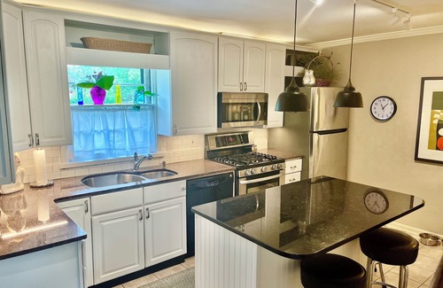 Wilmette House | Charming, light-filled 5br Wilmette home