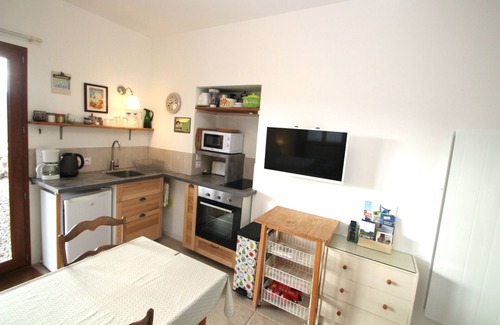 Chorges Apartment | Charming Little Studio Room in Tranquil Hamlet 4km from Chorges. Perfect for 2.