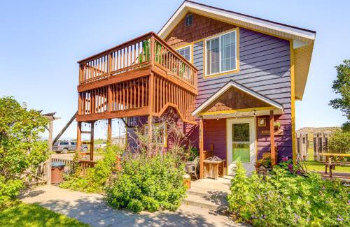 Livingston House | Charming Livingston Vacation Rental with Views!