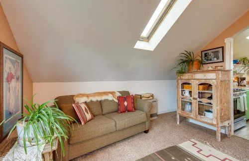 Livingston House | Charming Livingston Vacation Rental with Views!