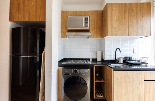 Ixtacalco Apartment | Charming Loft near Reforma Avenue with Roof Pool.