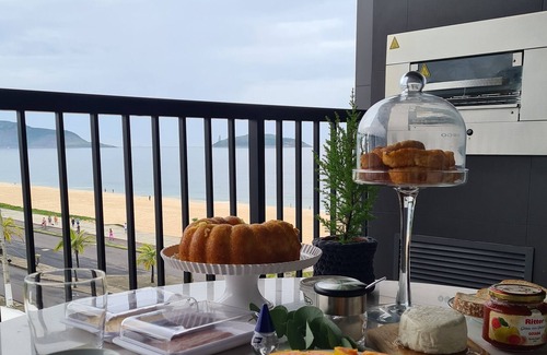 Piratininga Apartment | Charming loft with barbecue on the balcony and sea view