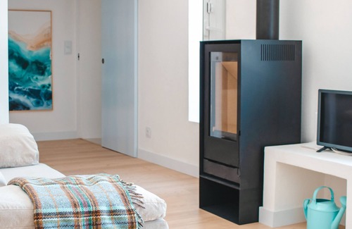 Mafra House | Charming loft with private heated* plunge pool and garden + shared swimming pool