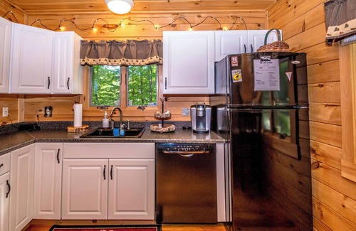 Intervale Cabin | Charming Log Cabin Getaway in the White Mountains