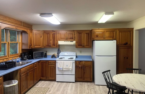 Andrews Cabin | Charming log cabin nestled in the beautiful Andrews, NC.