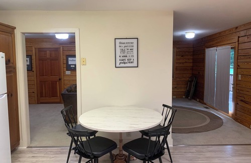 Andrews Cabin | Charming log cabin nestled in the beautiful Andrews, NC.