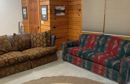 Andrews Cabin | Charming log cabin nestled in the beautiful Andrews, NC.