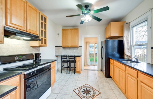 Freeport House | Charming Long Island Home w/Fenced Yard!