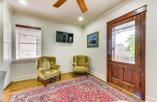 New Roads Apartment | Charming Louisiana Getaway with Furnished Balcony!