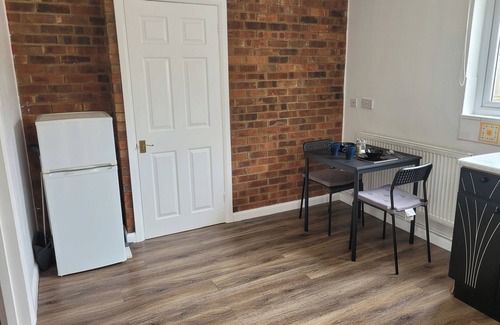 Luton Apartment | Charming Luton Apartment Retreat