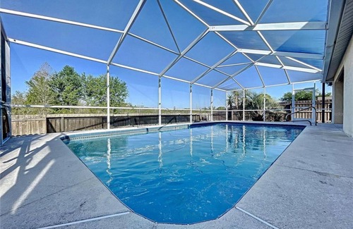 Lutz Cottage | Charming Lutz guest house