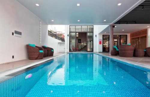 Son Tra Villa | Charming Luxury Beach Villa Da Nang