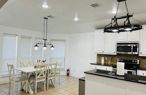 Burleson House | Charming Luxury Convenience Spacious Home Burleson