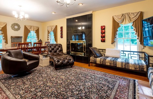 Raleigh Villa | Charming, luxury ,cozy, and secluded cozy villa on one acre fenced land