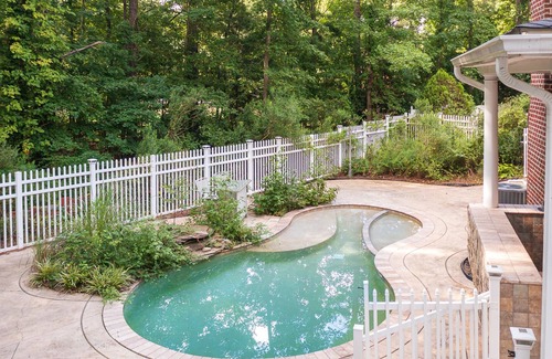 Raleigh Villa | Charming, luxury ,cozy, and secluded cozy villa on one acre fenced land