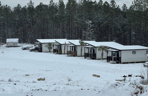 Woodville House | Charming luxury studio cottages with hints of rustic flare to help you RECHARGE