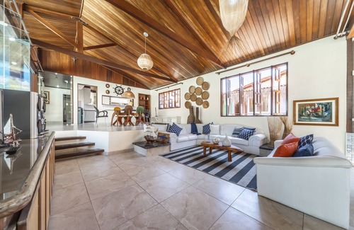 Barra de Sao Miguel House | Charming Mansion of high standard!