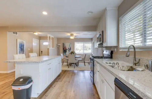 Midway House | Charming Main house