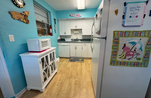 Ormond Beach Cottage | Charming Mako Beach Cottage, 2-bedroom with WiFi, AC in amazing Ormond Beach