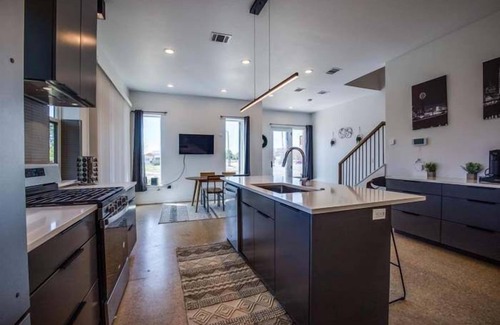 Dallas House | Charming Mandalay Home Near White Rock Lake