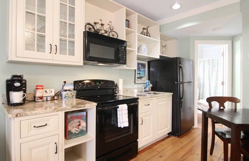 Wilmington Historic District Condo | Charming Masonboro Suite- Downtown Wilmington