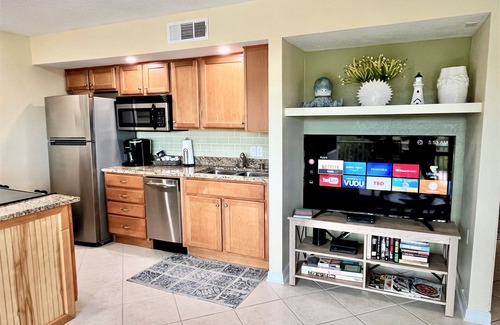 Camps Of Melbourne Condo | Charming Melbourne Harbor retreat with great view of the harbor and Indian River