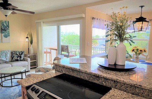 Camps Of Melbourne Condo | Charming Melbourne Harbor retreat with great view of the harbor and Indian River