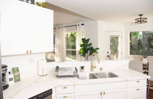 Meridian House | Charming Meridian House~ Amazing Location!