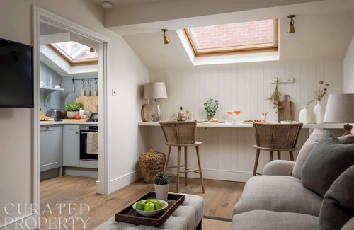 Winchester House | Charming Mews House in Historic Winchester