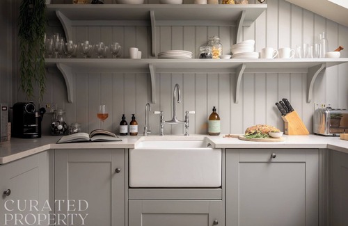 Winchester House | Charming Mews House in Historic Winchester