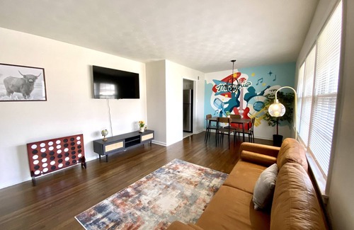 Whitehaven House | Charming Mid Century 3BR 2BA Home Near Graceland