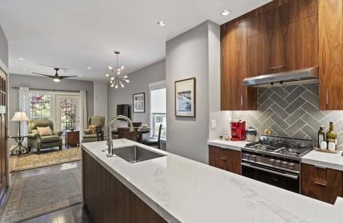 Richmond Apartment | Charming Mid-Century Home Near Mt. Tabor