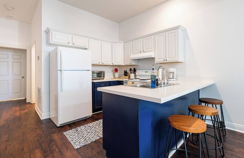 Mid-City House | Charming Mid-City duplex near hospitals and public transportation.
