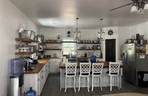 Edisto Island House | Charming Mid/Long Term Rental , Fast Fiber Internet, Big Covered porch, 3bdrm