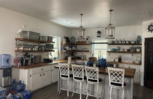 Edisto Island House | Charming Mid/Long Term Rental , Fast Fiber Internet, Big Covered porch, 3bdrm