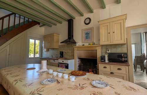 Chabris Cottage | Charming Mill Retreat in Berry: Riverfront, Sleeps 12, Near Castles & Zoo