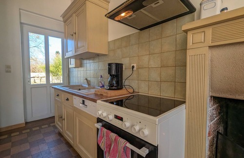 Chabris Cottage | Charming Mill Retreat in Berry: Riverfront, Sleeps 12, Near Castles & Zoo