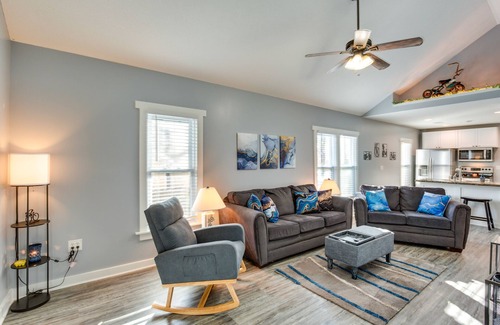 Pleasant Hill House | Charming Missouri Home < 1 Mi to Katy Trail!