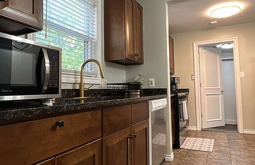Westland House | Charming & modern 2 BR home, convenient location!