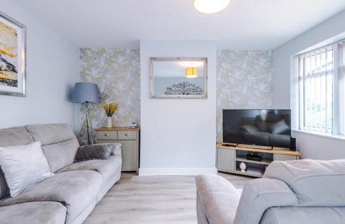 Bromley Cross House | Charming & Modern 4 bed, ideal for contractors and leisure